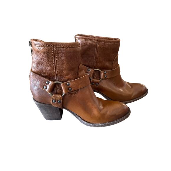 Frye Leather Harness Boots Tabitha Ankle Height Back Zip Size 7.5 Cognac Western - Picture 1 of 12